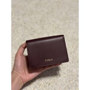 NWT FURLA TRIFOLD WALLET BURGUNDY COLOR